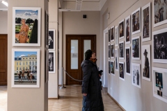 9Izstade-22ART-FASHION-RIGA-_-MAKSLINIEKS-UN-VINA-MUZA22-18.03.2025.-VEF-pils.-Fotoreportaza-Jana-Girlanu